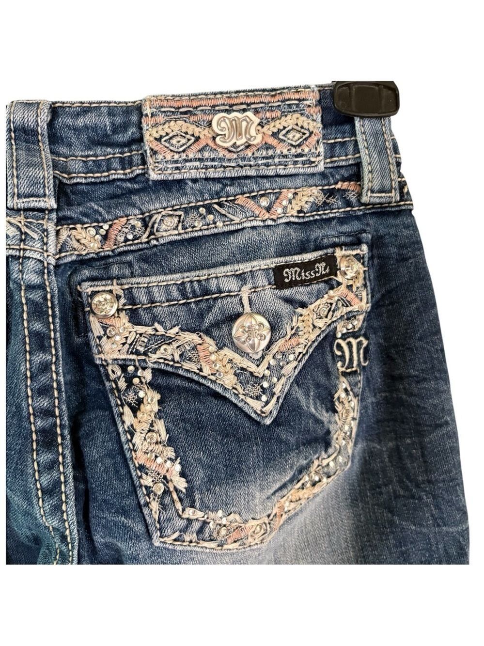 Miss Me Signature Crop Jeans w/Embellished Pocket Trim. Size 26 Like new! EUC! - Picture 3 of 13